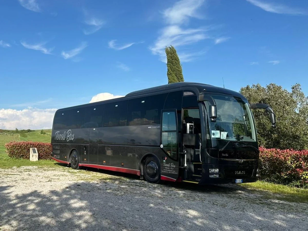 50-seat coach with driver
for groups, schools and events